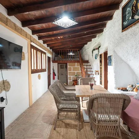 Arico Cave Experience Apartment *